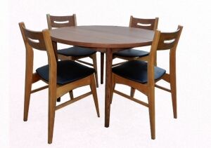 Extendable table set and 4 scandinavian dining chairs in teak 1960