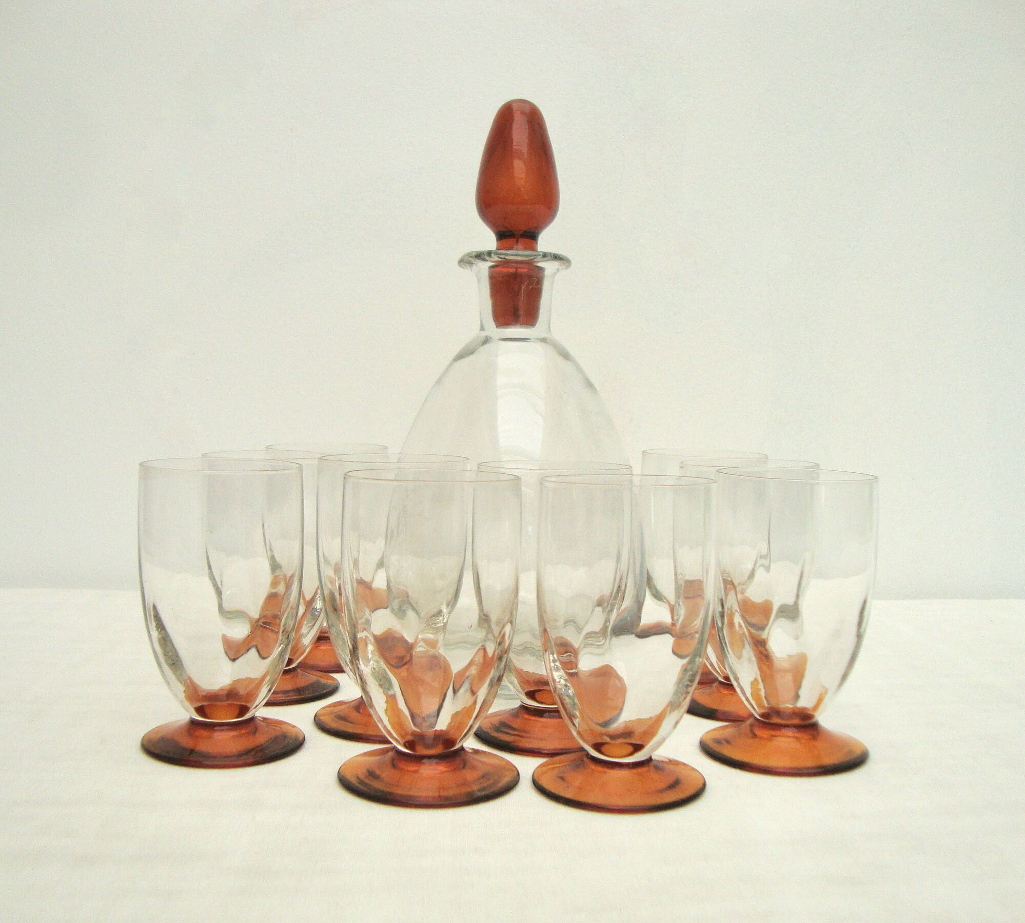 Set of 10 cup and carafe glasses