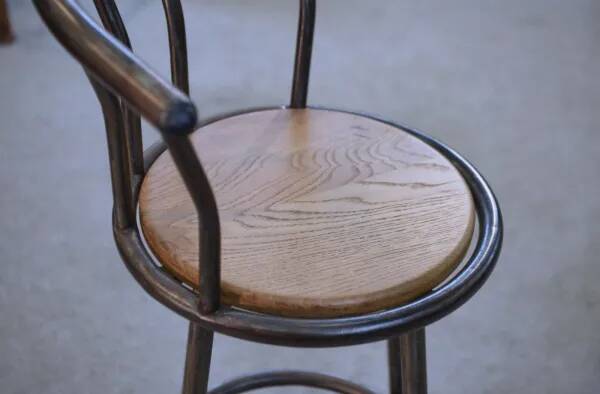 Tabouret industriel assise en chêne 1960’s