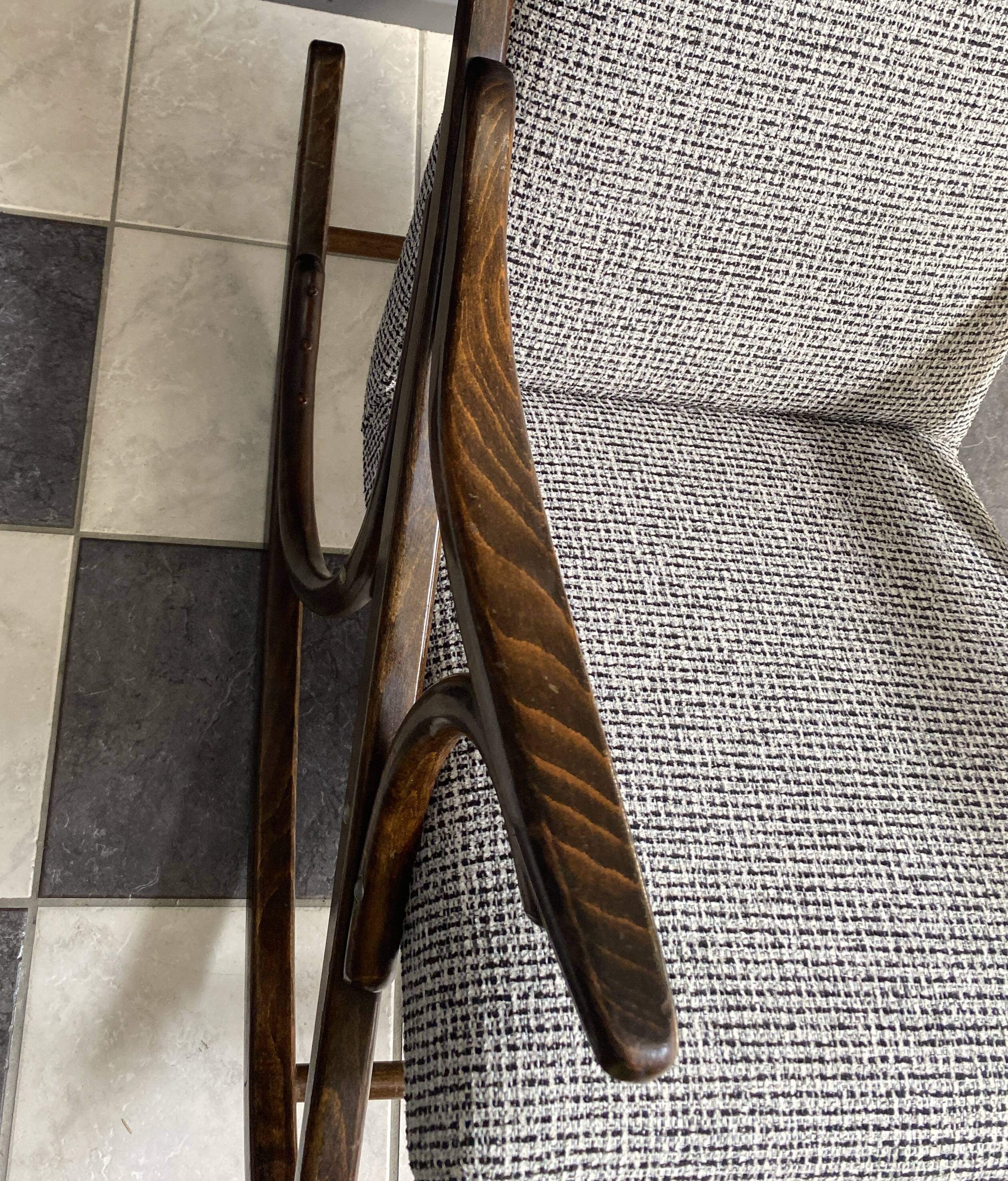 Fauteuil à bascule par TON / Thonet années 1960