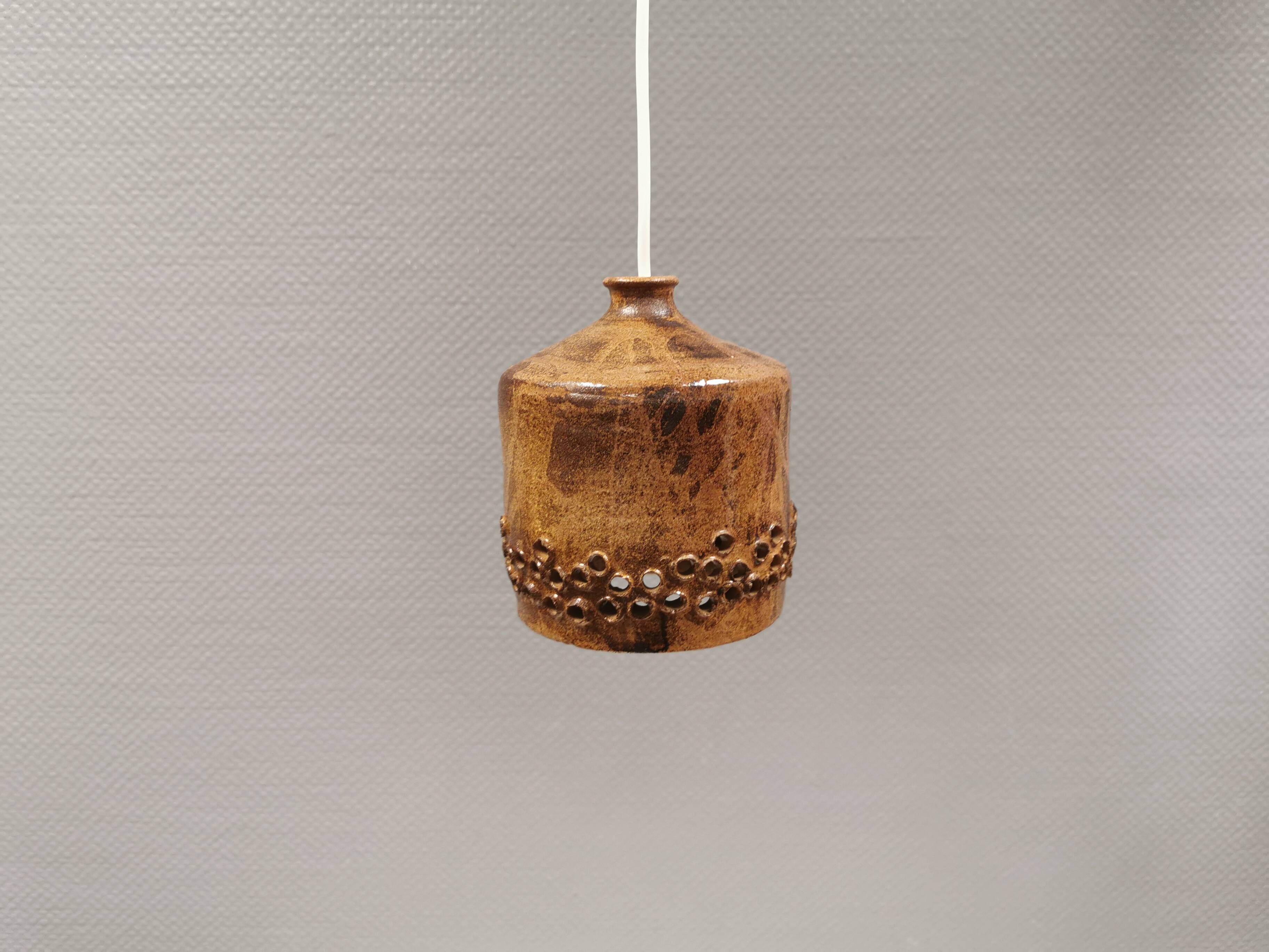 Small ceramic pendant lamp, Danish, from the 1970s–80s, in earth tones.