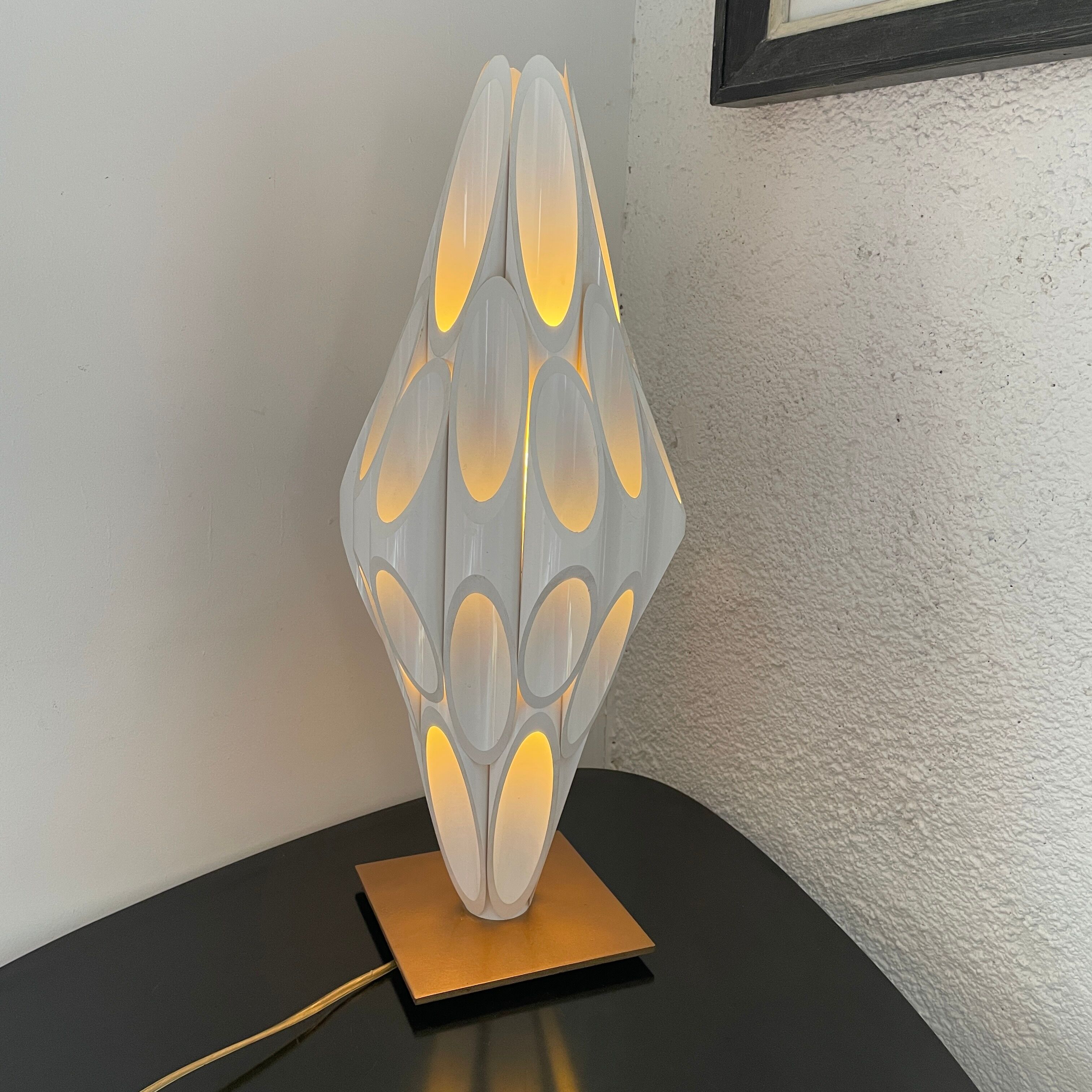Tubular design lamp