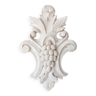 Hanging plaster molding