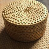 Round basket box Vintage wicker lid
