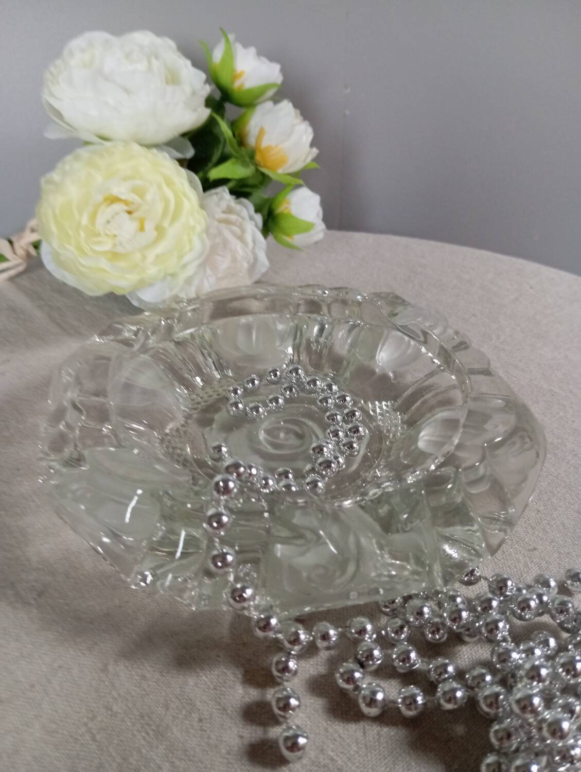 Ashtray thick glass flower pattern, art nouveau style