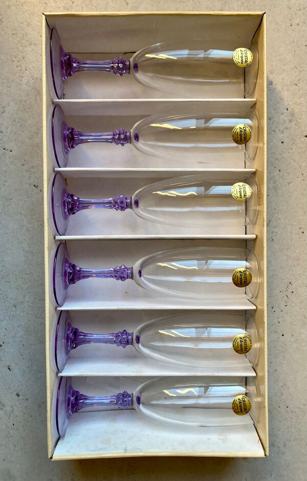 18 verres en cristal série Lilas vintage