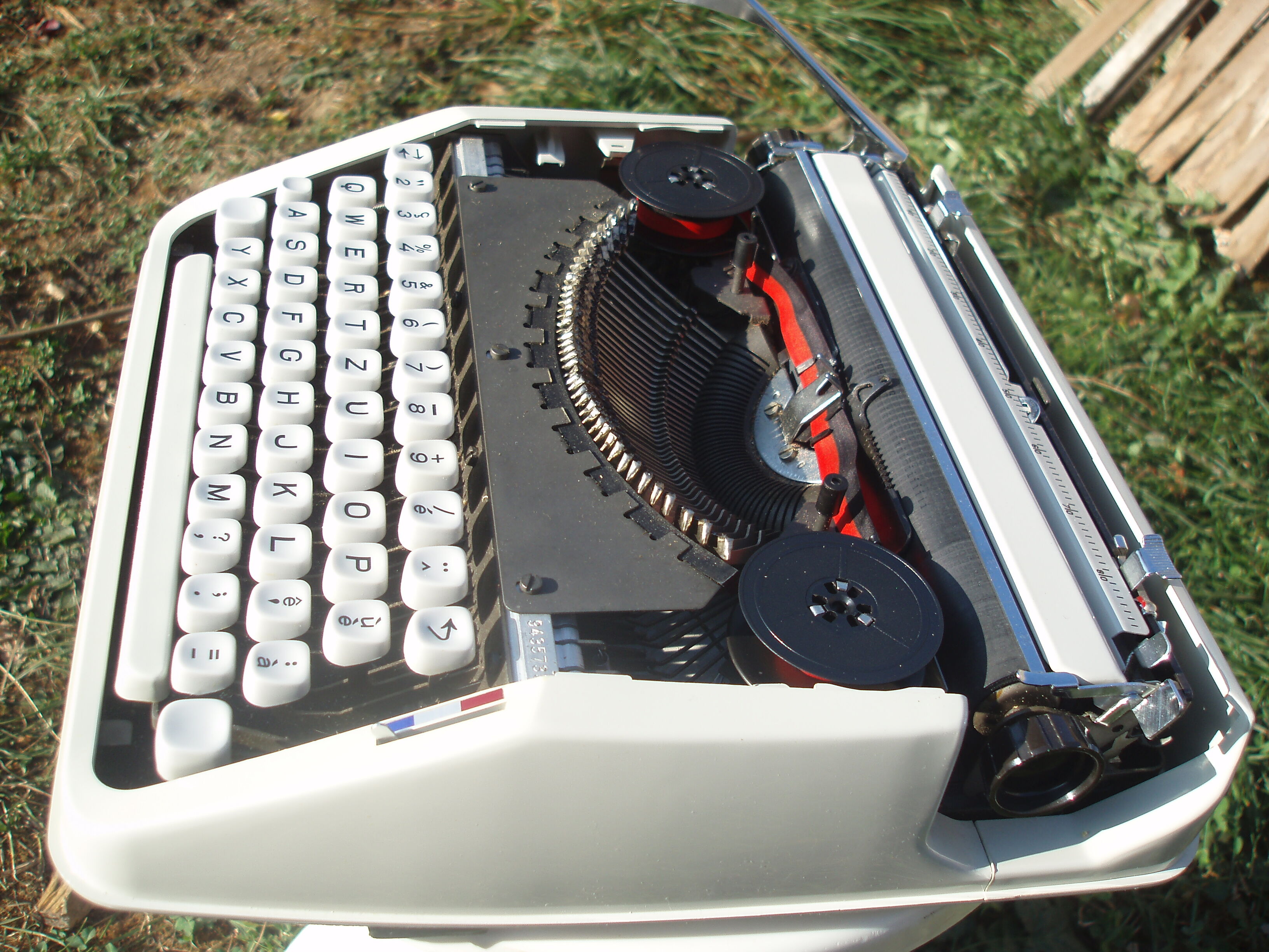 Baby hermes typewriter with manual job and his bag