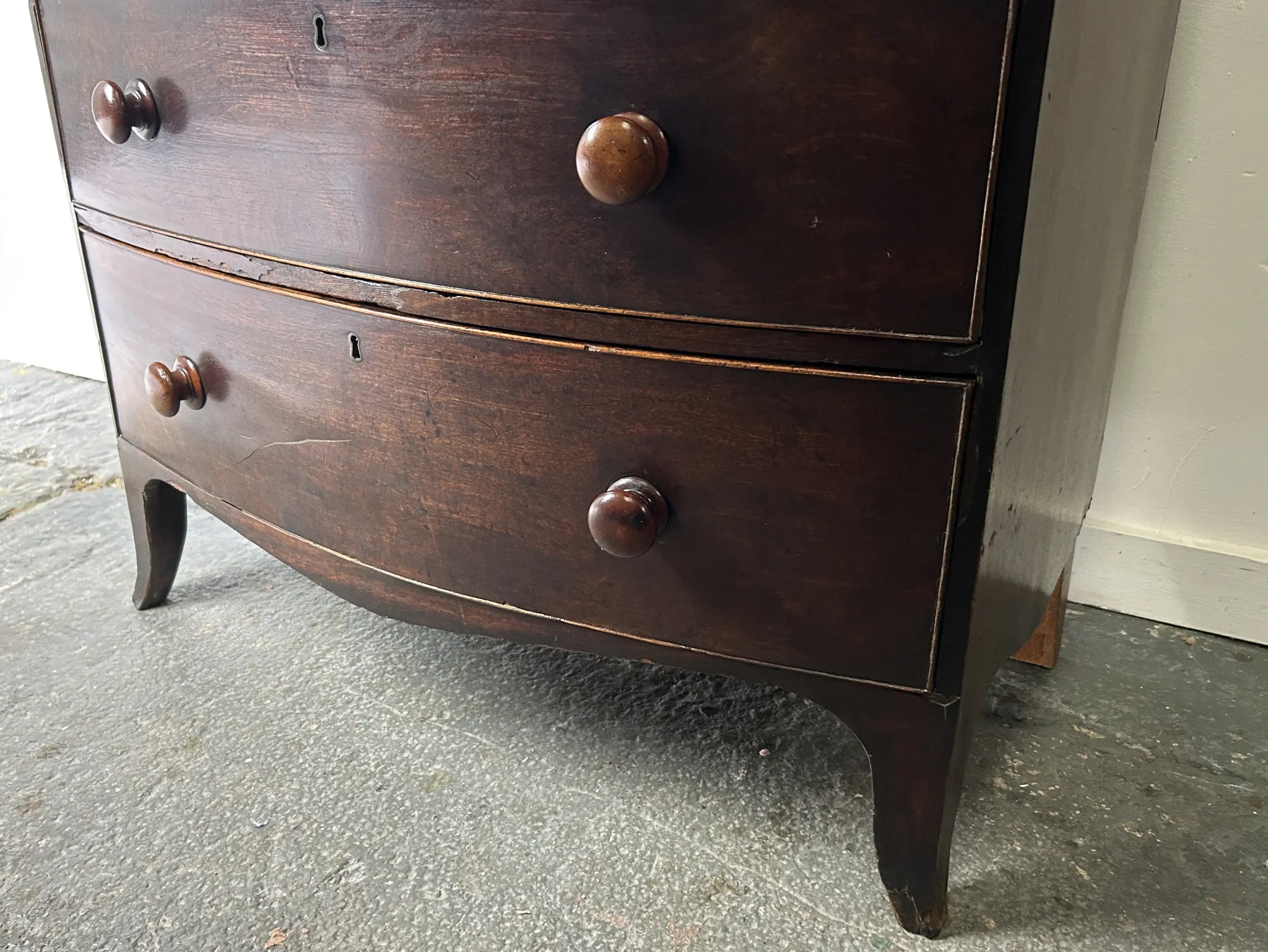 Antique Mahogany Bow Front Chest of 3 Drawers Georgian c1800-1830 Splay Fee