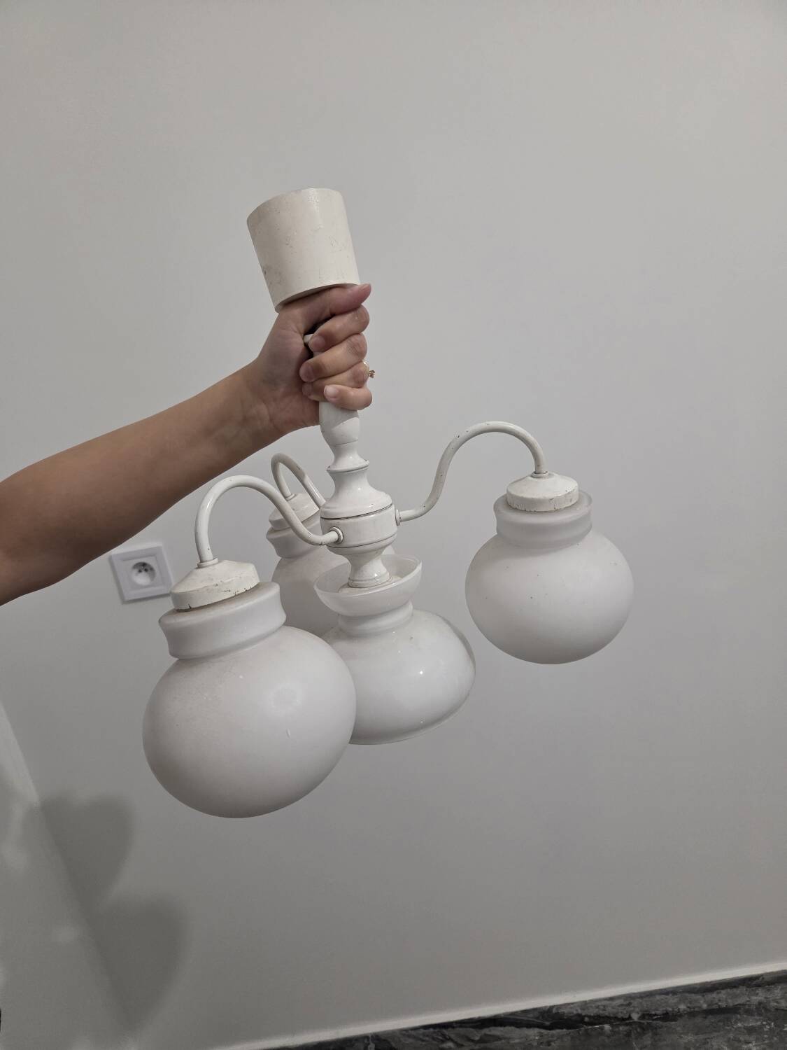 Antique vintage space age white pendant light, 4 opaline glass globes