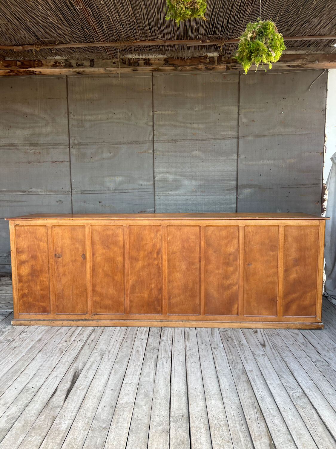 Sliding door counter