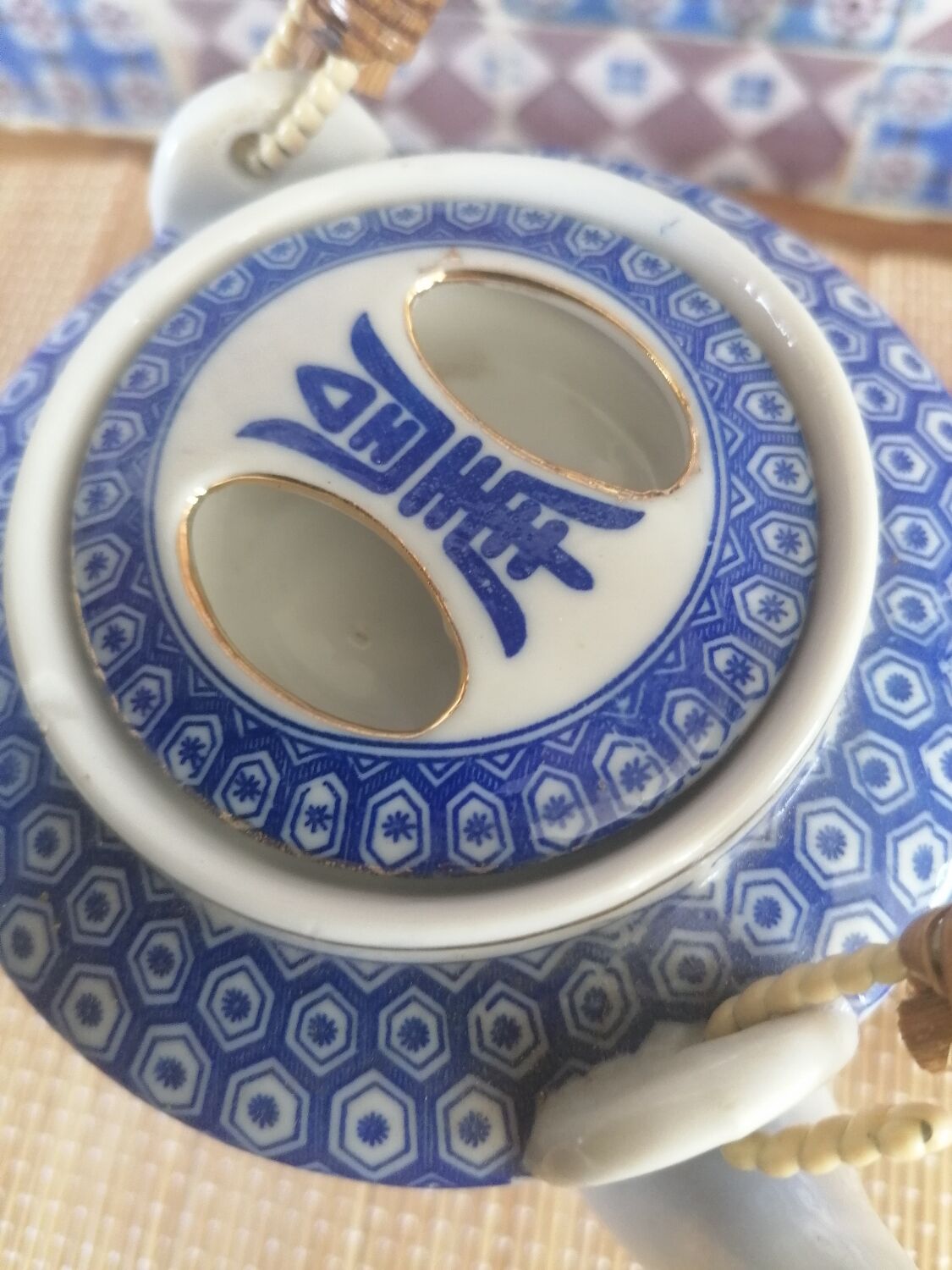 Japanese teapot "Geishas"