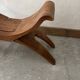 Tabouret en bois sculpté