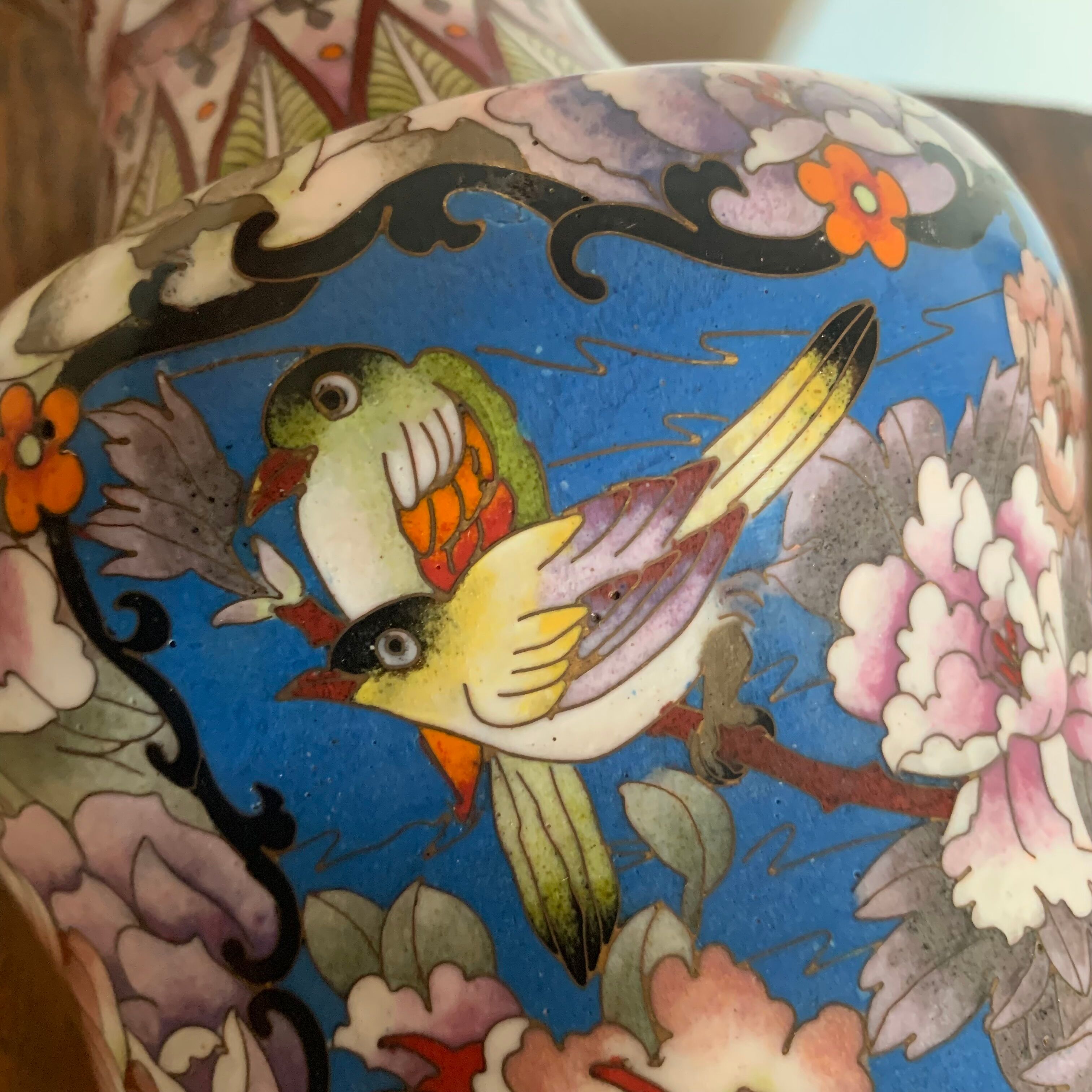 Vase chinois à décor de pivoines et oiseaux – XXe siècle