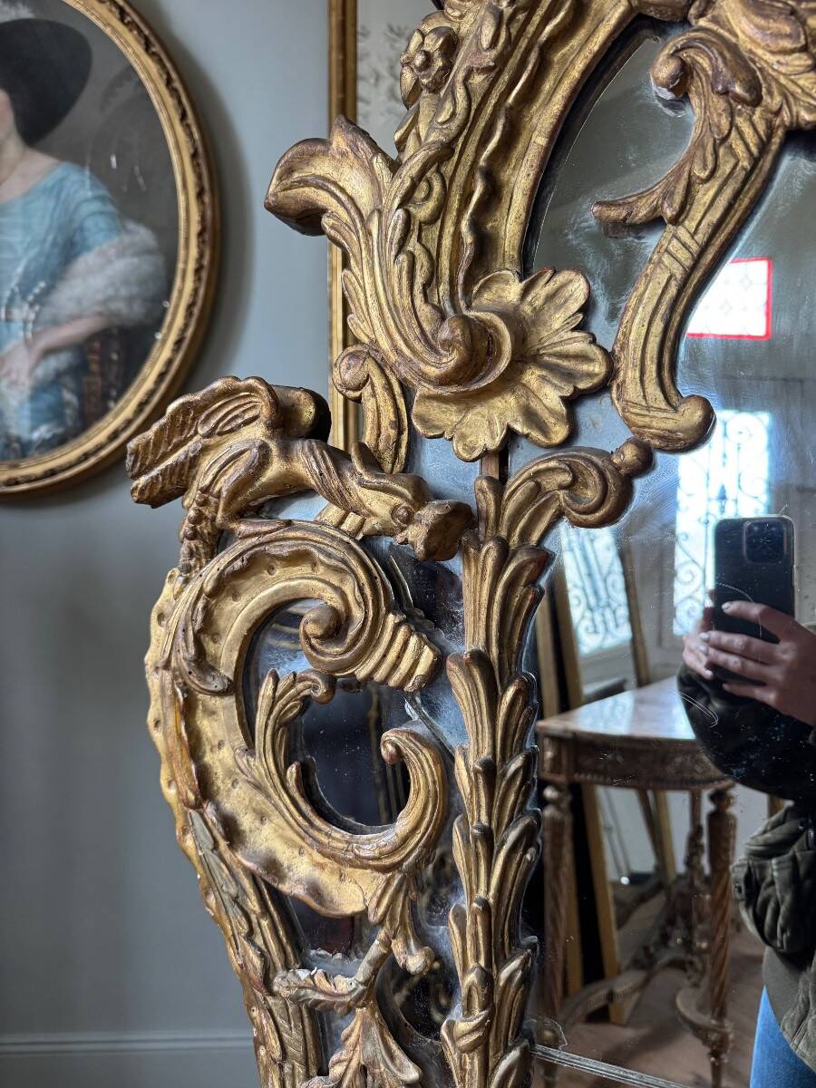 Miroir de style Louis XV en bois doré d’époque Napoléon III