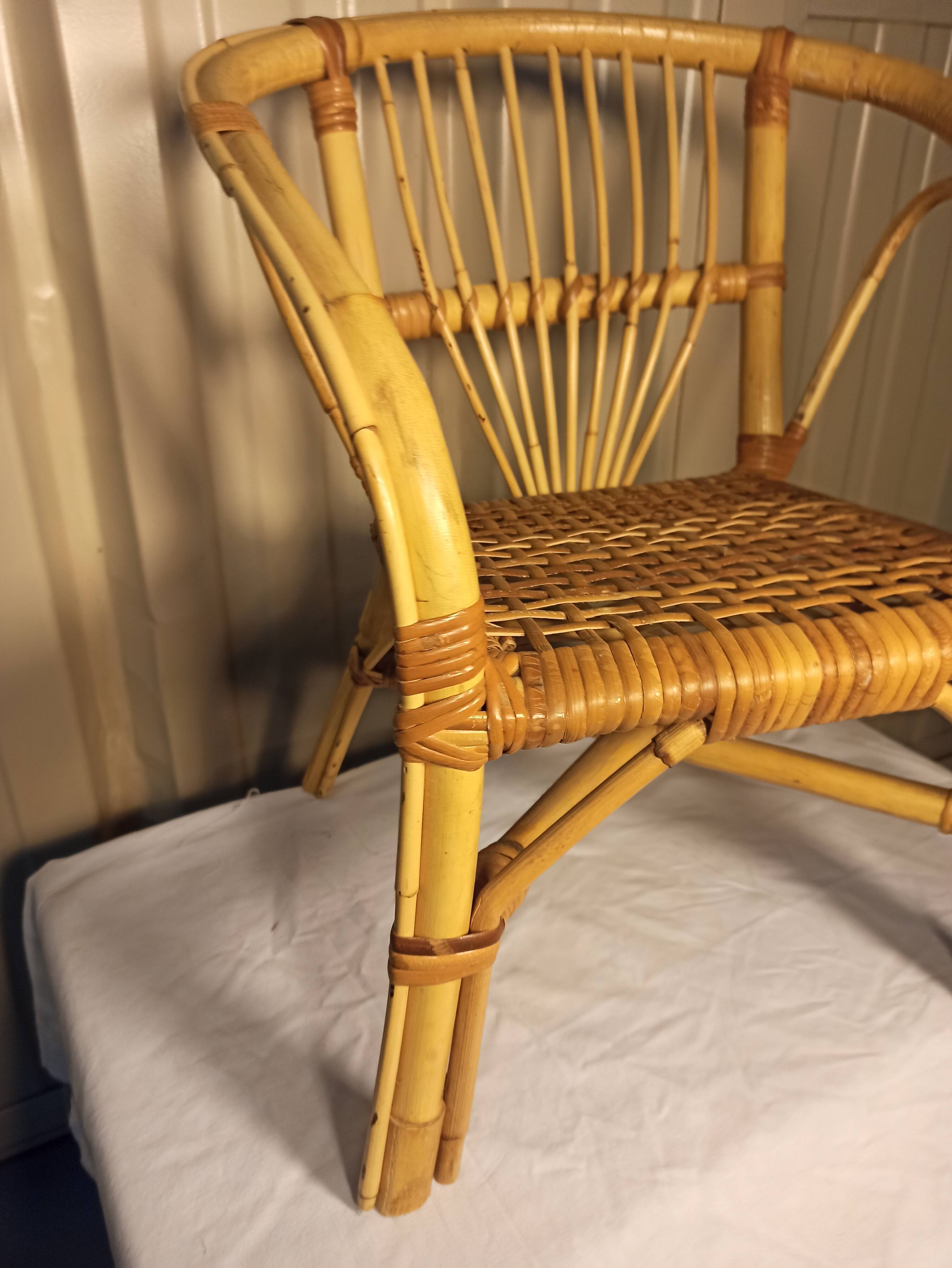 Fauteuil rotin enfant