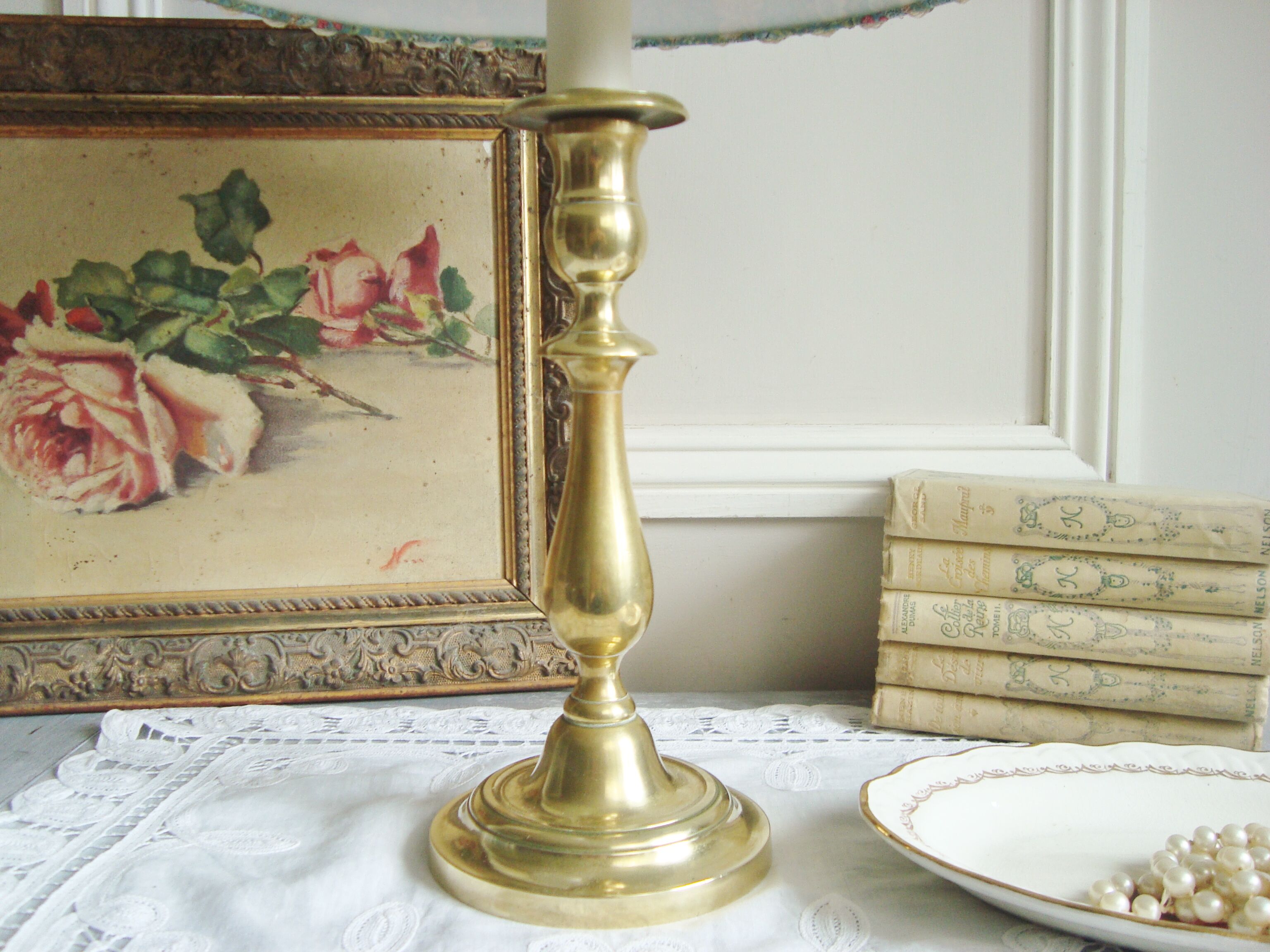 Lampe bougeoir ancien en laiton avec son abat-jour fait main en tissu de William Morris