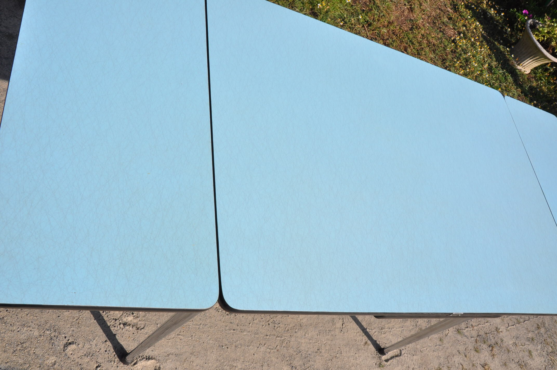 Tables et chaises en formica Tublac