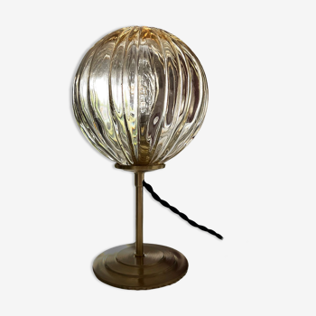 Lampe à poser vintage en verre moulé pressé ambré électrifiée à neuf