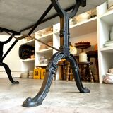 Table bistrot en marbre gris et fonte de fer noire ☐ 180 x 85 cm