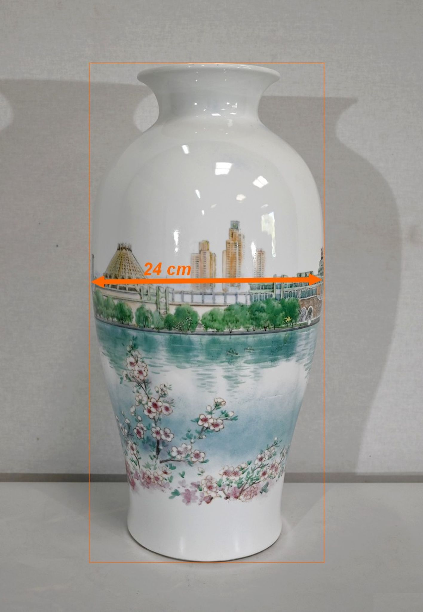 Vase en porcelaine du Japon - XXe