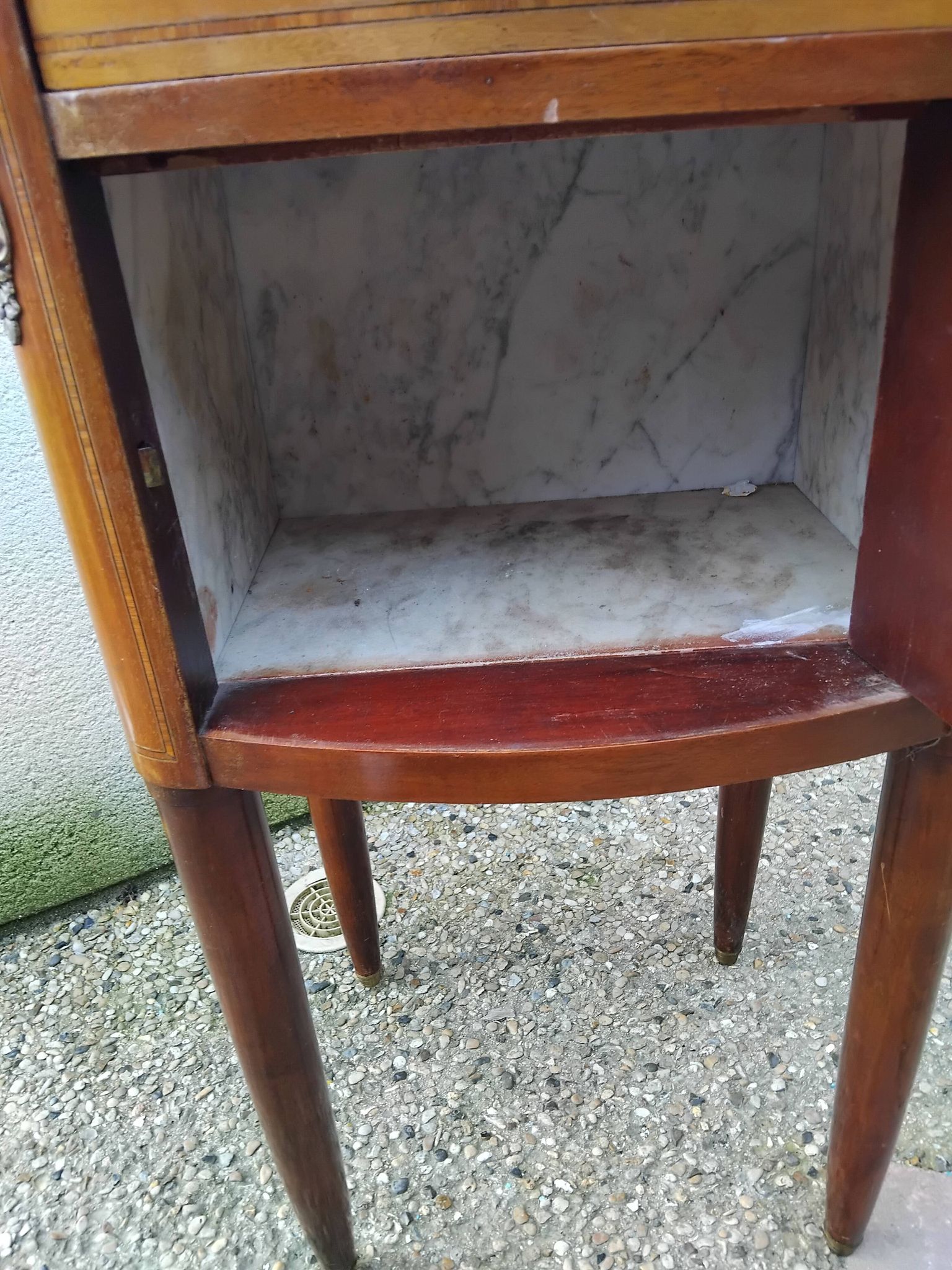 Table de chevet ancienne style Louis XVI