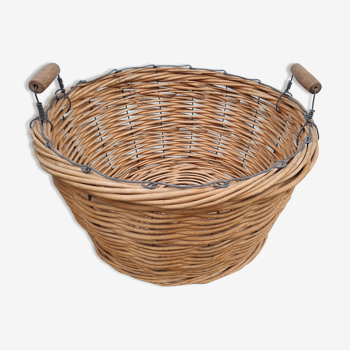 Rattan basket for apples, 1970