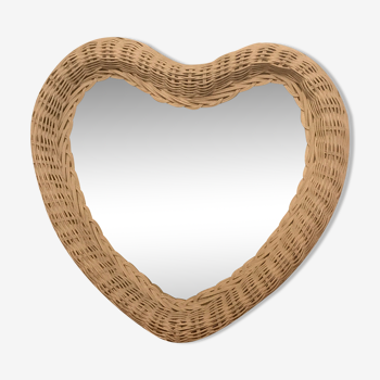 Heart wicker mirror