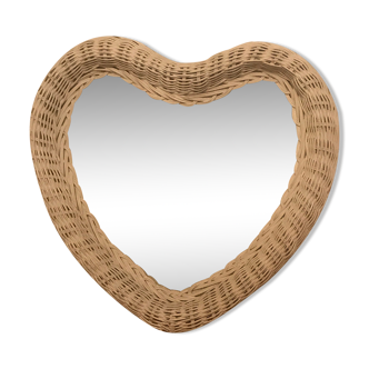 Heart wicker mirror