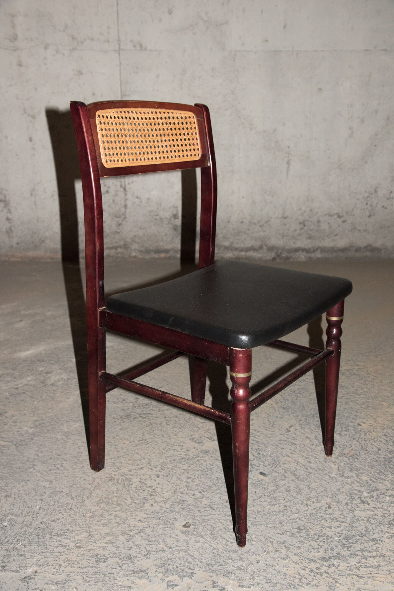 Series of 4 Spanish chairs Mocholi 60s/70s