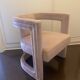 Fauteuil rose poudré