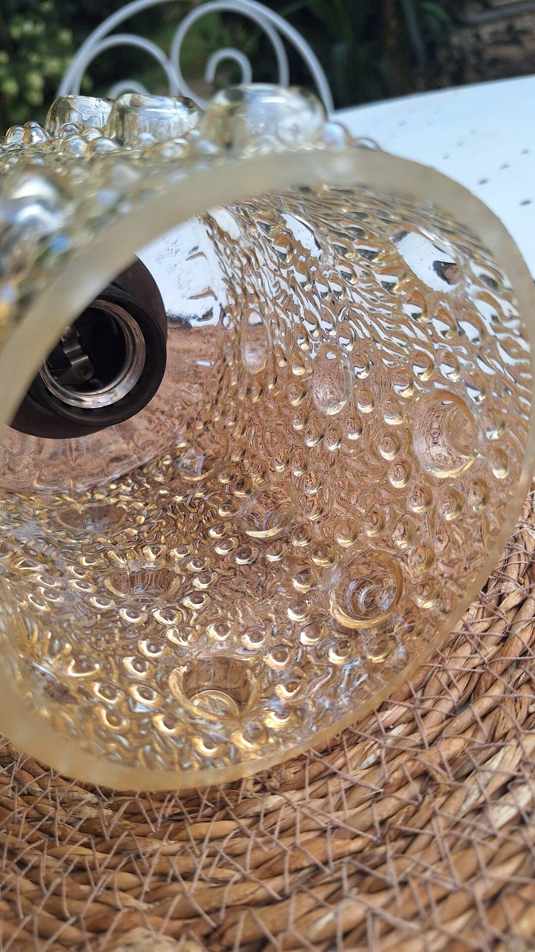 Suspended portable lamp