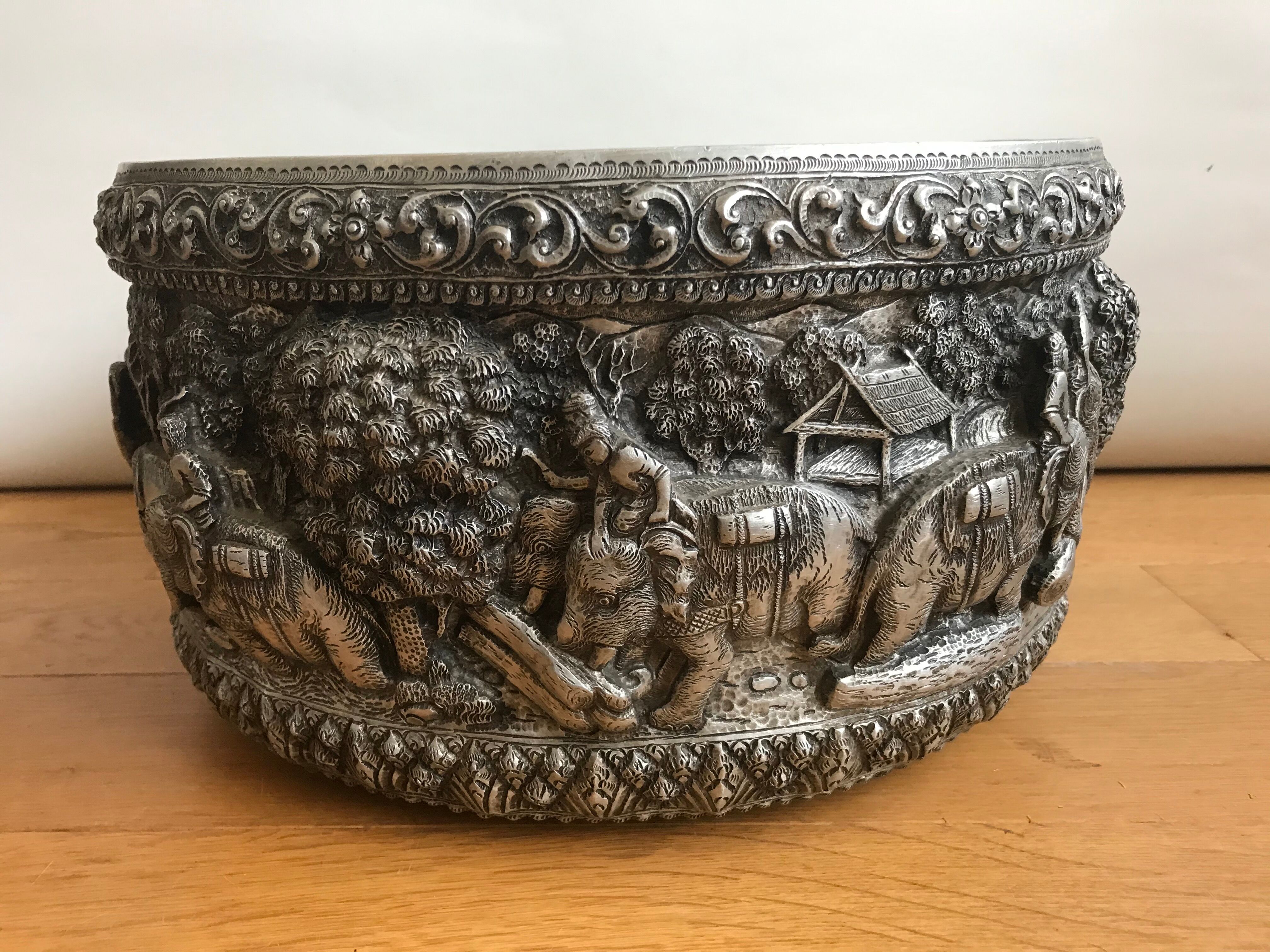 Hammered metal pot cover