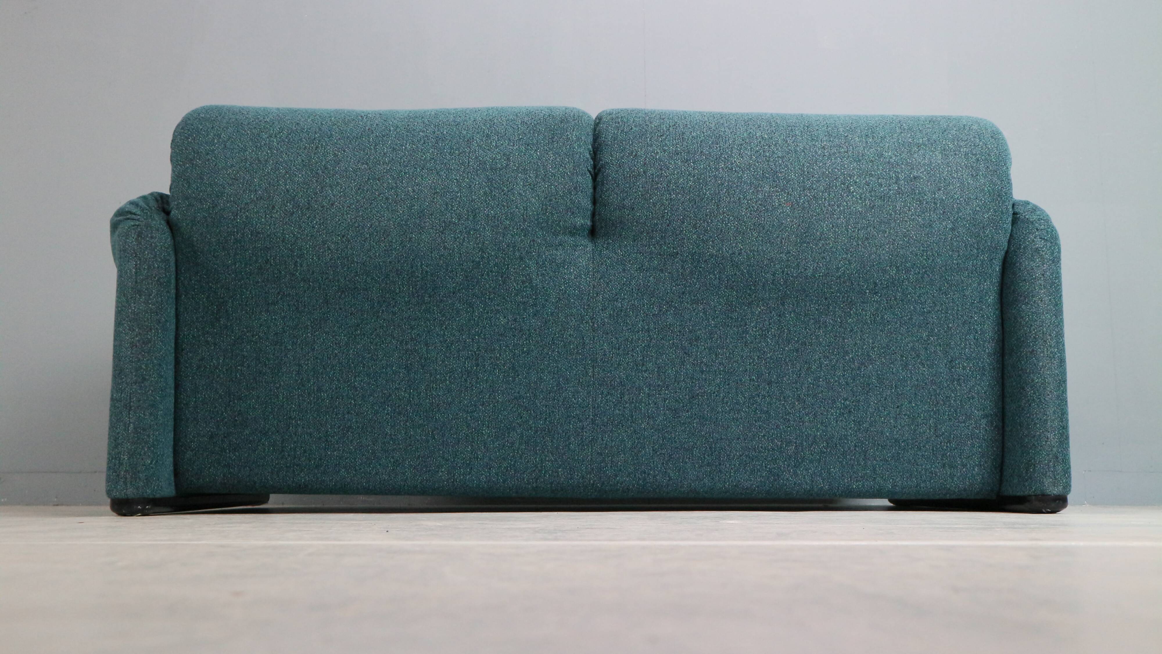Vico Magistretti "Maralunga" 2-seater re-upholstered sofa For Cassina