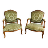 Paire de fauteuils à la reine cabriolet en velours vert style Louis XV - 19eme siècle France