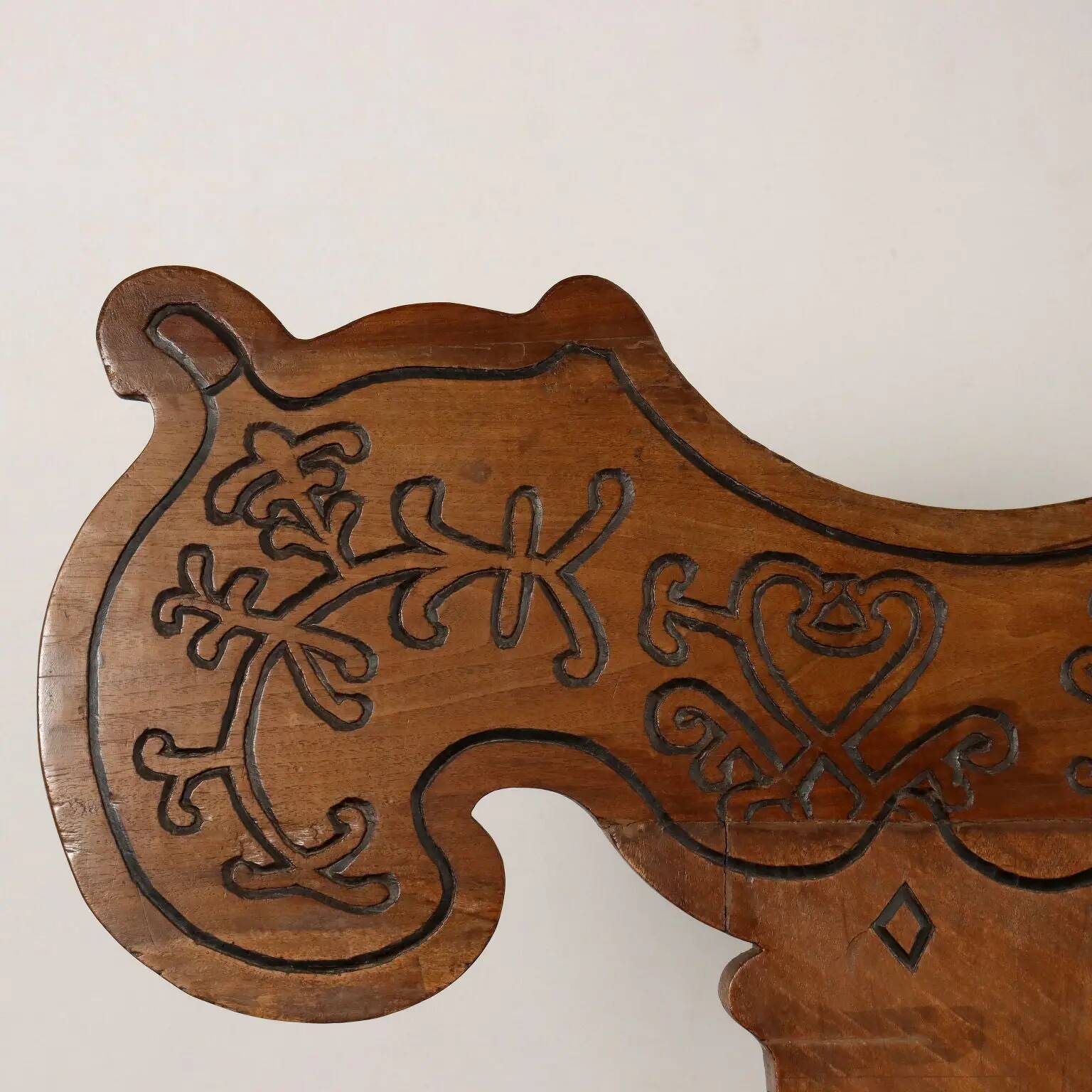 Ancient baroque walnut bench, Italy, 18th century