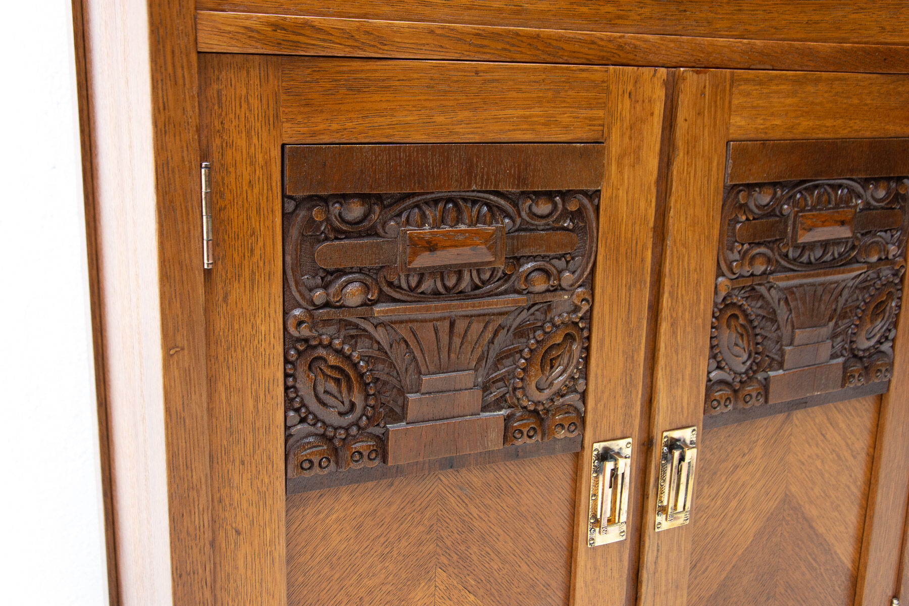 Viennese Secession chest of drawers, 1910