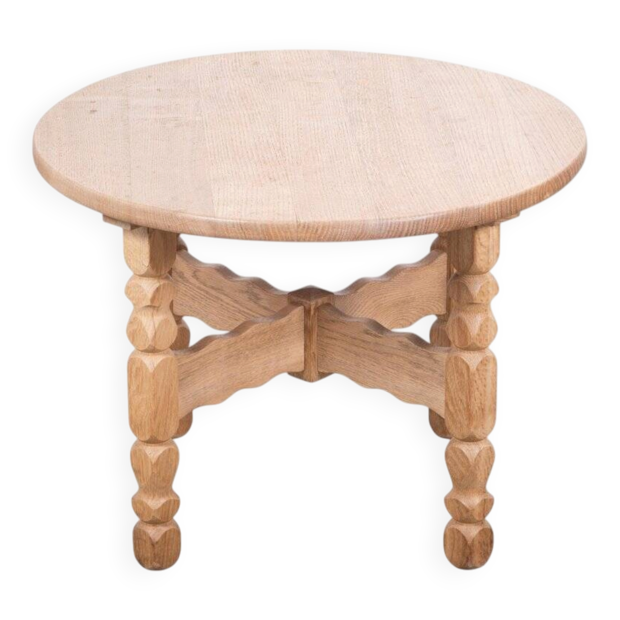 Table basse ronde en chêne attribuée à Henning Kjærnulf, Danemark, années 1960.