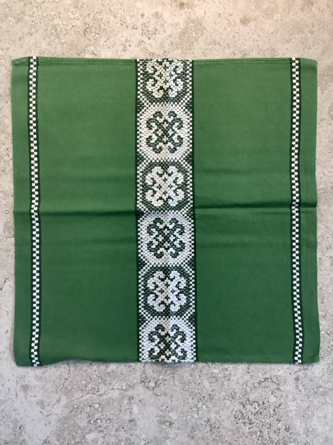 Tablecloth set and 11 napkins – Basque-inspired table linen
