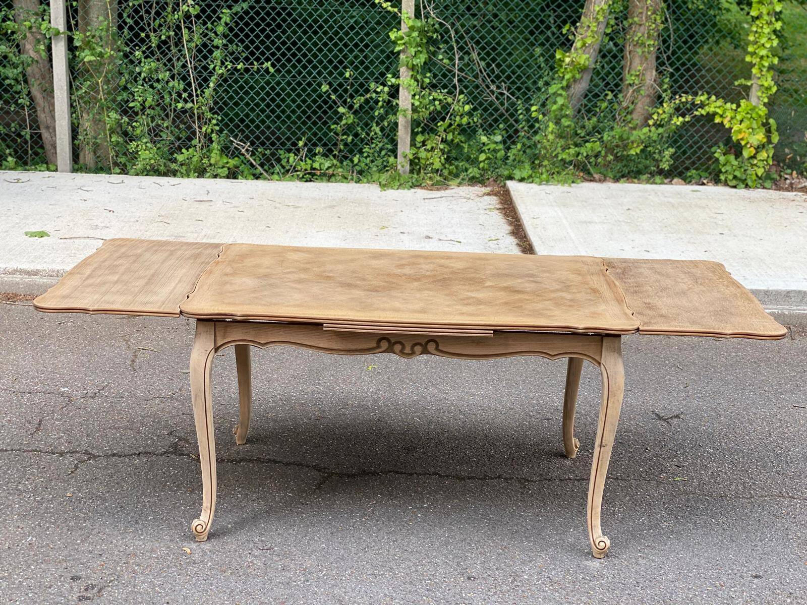 Louis XV extendable dining table renovated in raw wood 220cm