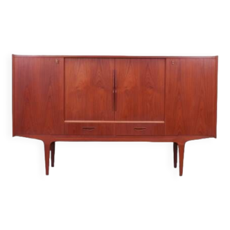 Buffet haut en teck, design danois, années 1960, production : Danemark