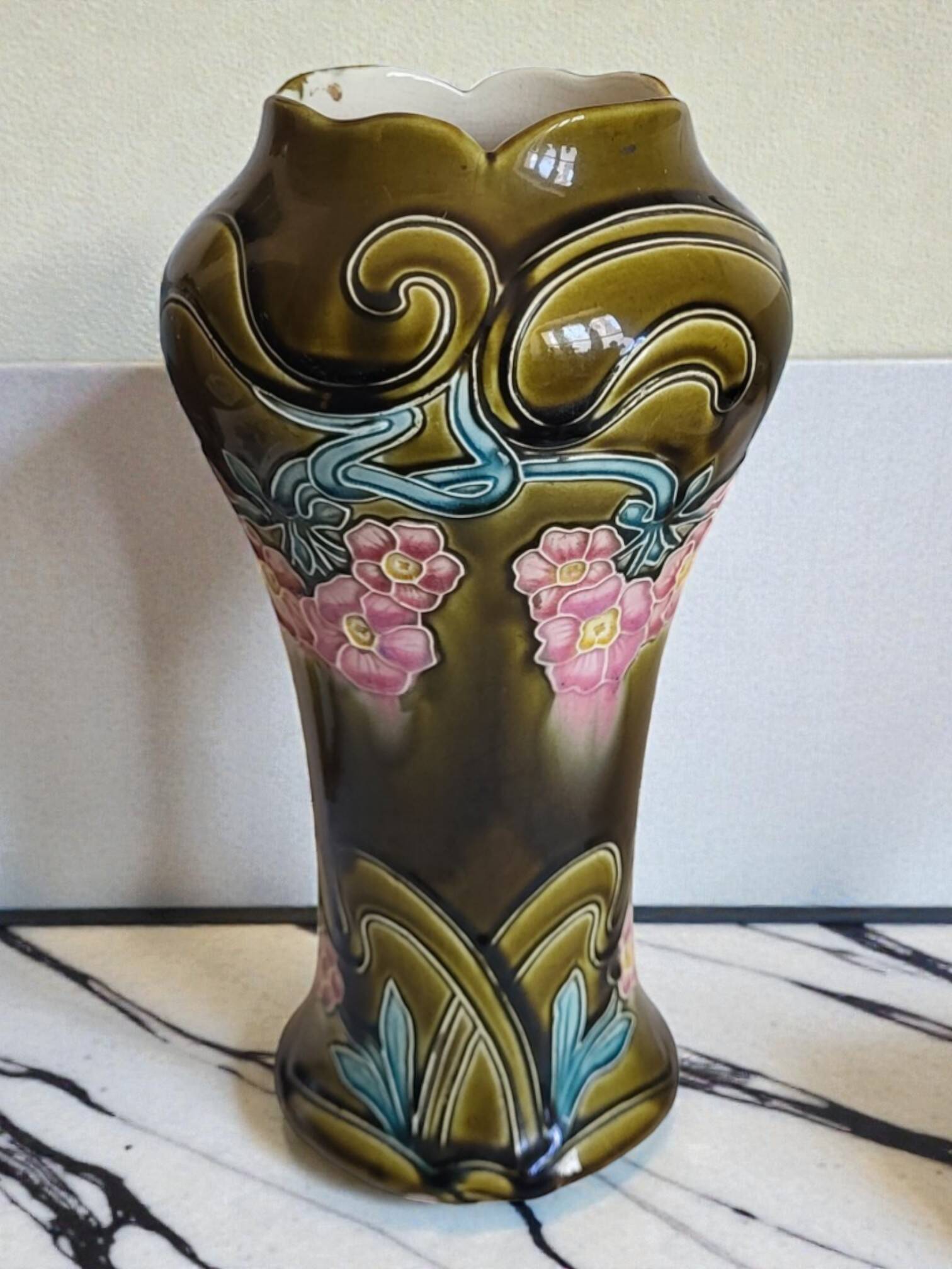 Art Nouveau vase in Barbotine