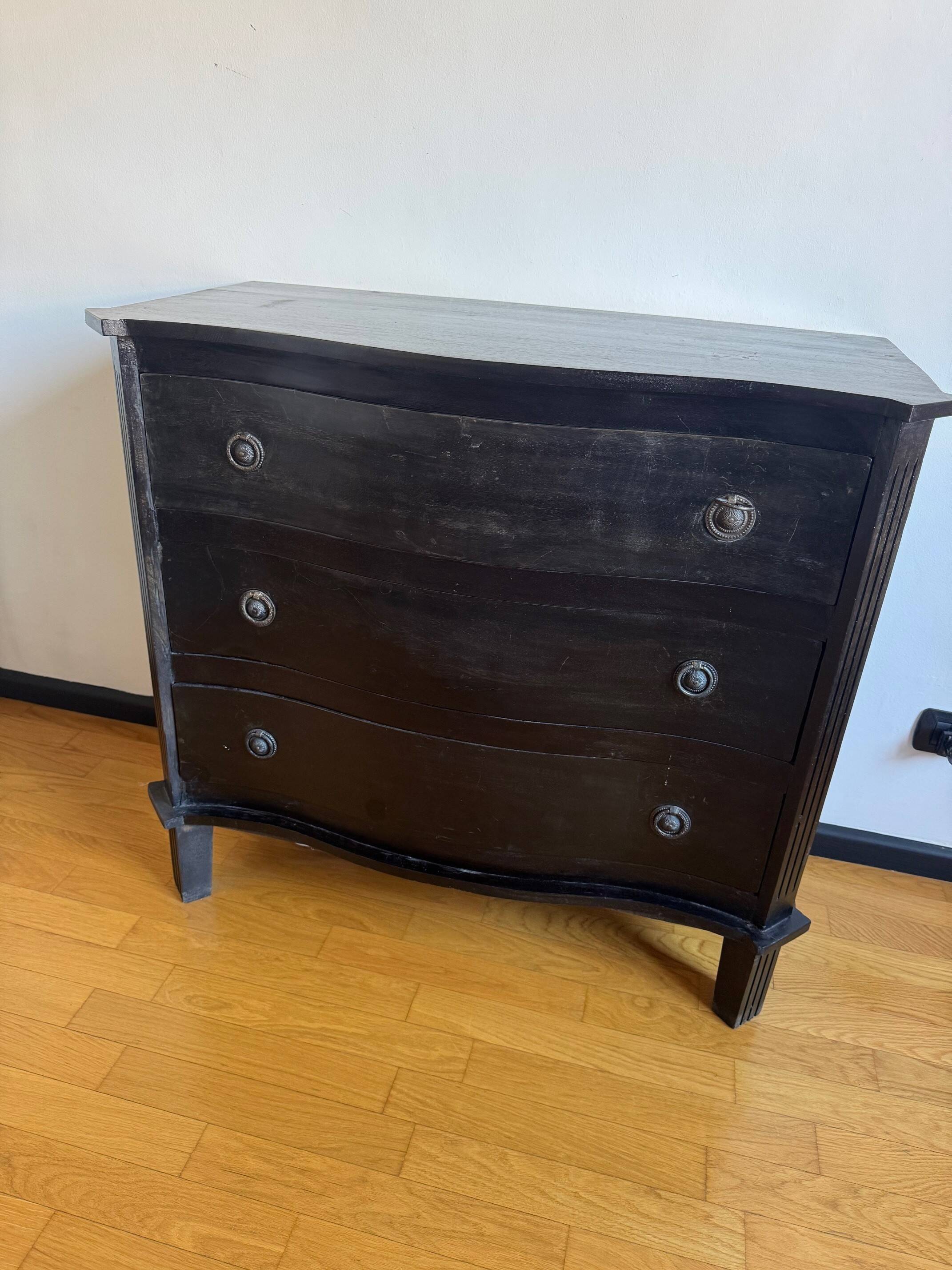 Black wooden chest of drawers