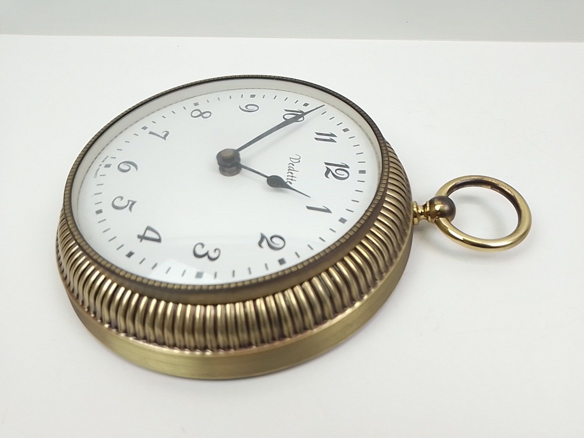 Wall clock star shape watch gusset