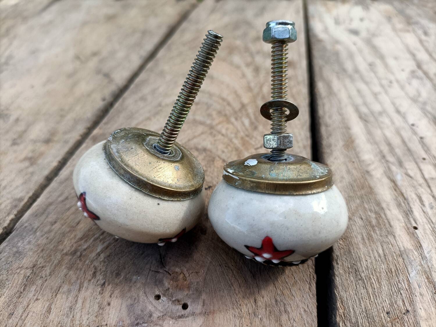 Retro door knobs in genuine sandstone