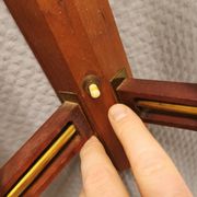 Applique danoise double en teck, laiton et verre cristal.