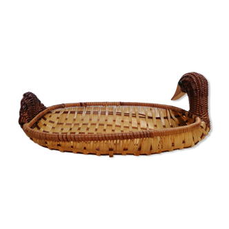 Braided wicker zoomorphic bread basket