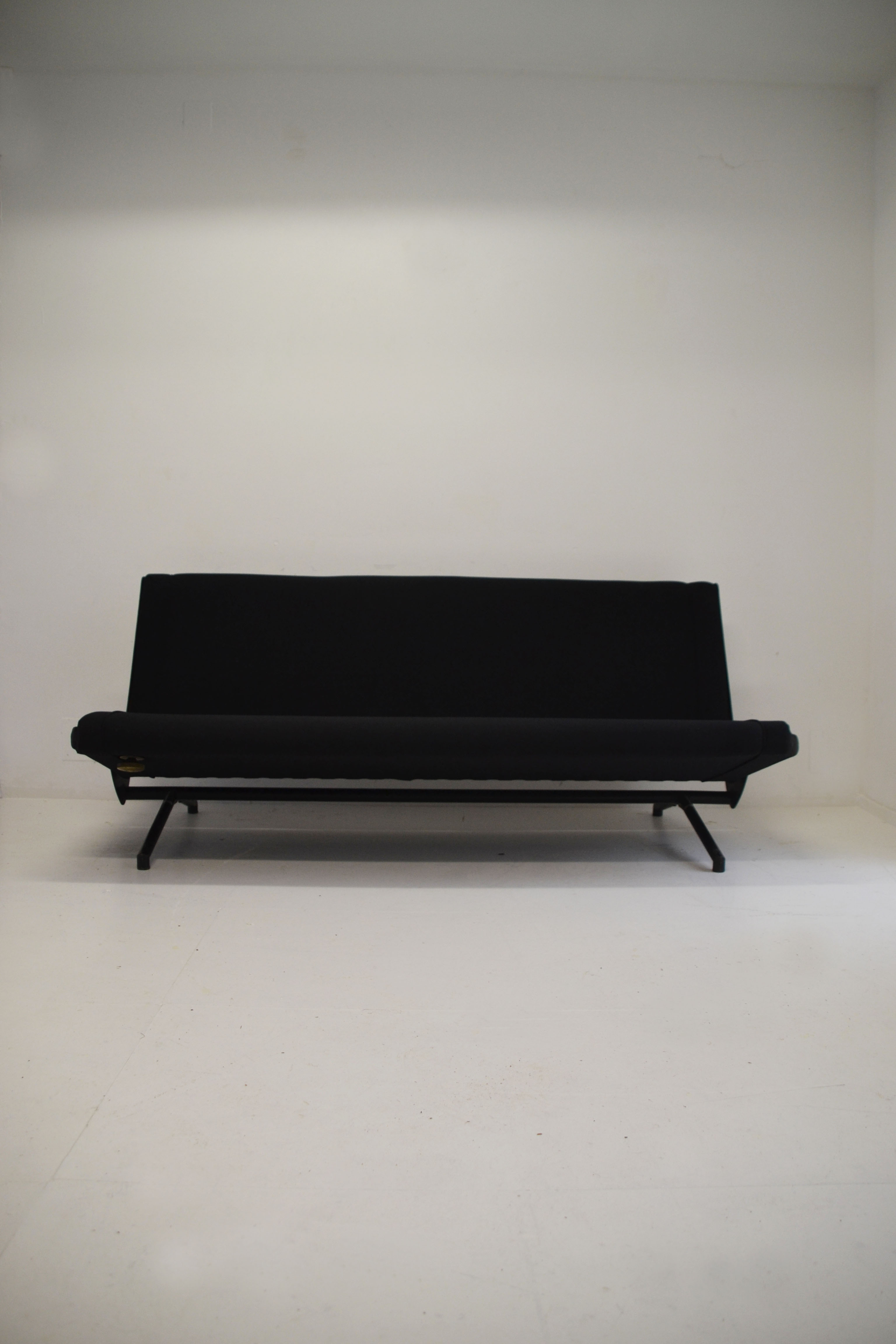 Sofa Osvaldo Borsani model D70 for Tecno 1954