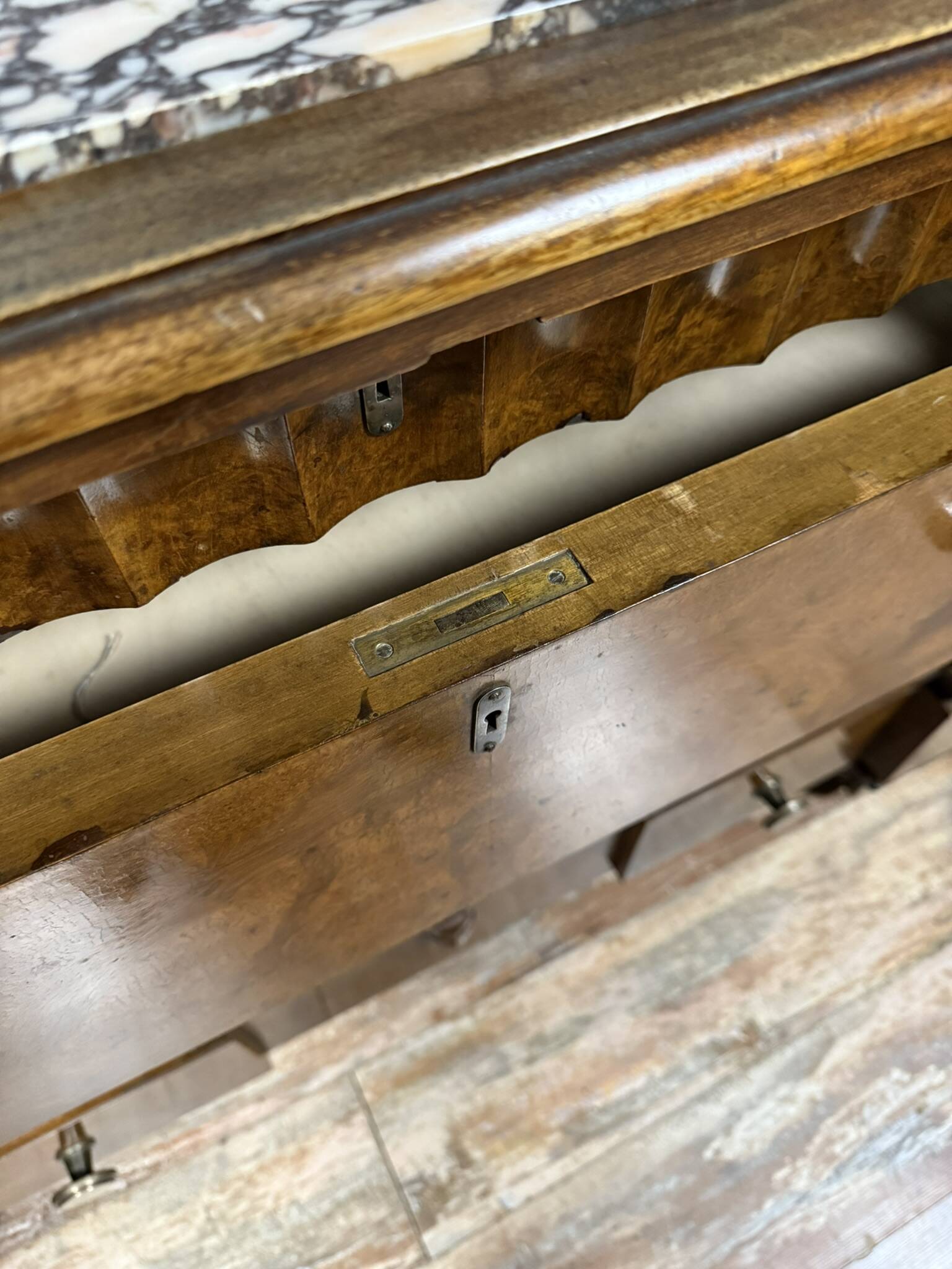 Commode époque art deco en acajou vers 1920-1930