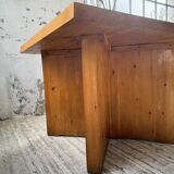 Table carrée moderniste en pin massif, années 50