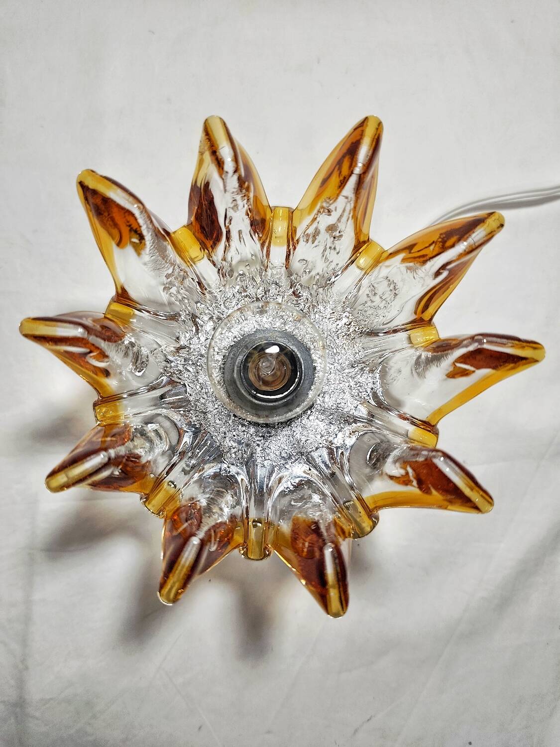 Lámpara de mesa de cristal. Italia, 1970s.